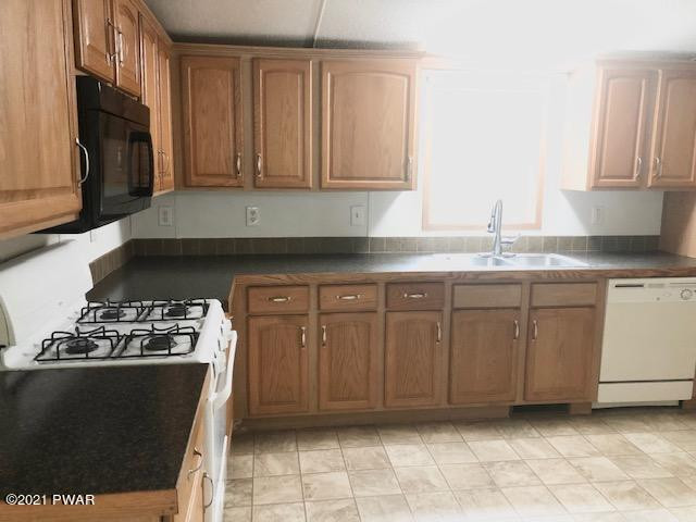 126 Galahad Road Greeley, PA 18425 - Photo 6 of 25 Kitchen