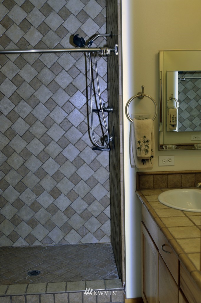 3689 Casey Street Clinton, WA 98236 - Photo 11 of 20 Gallery Image 11