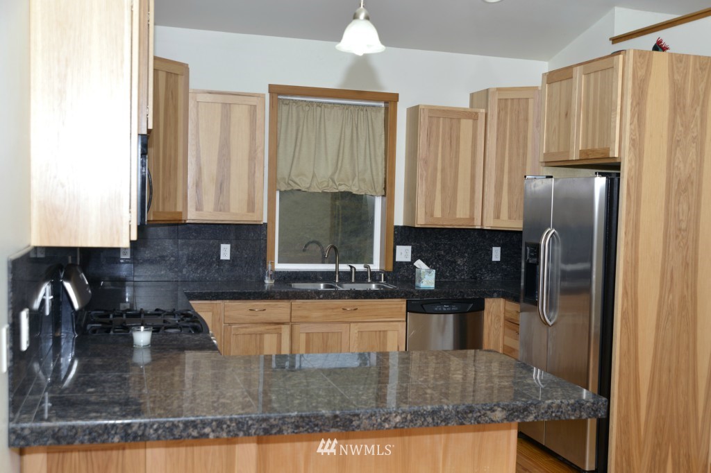 3689 Casey Street Clinton, WA 98236 - Photo 5 of 20 Gallery Image 5