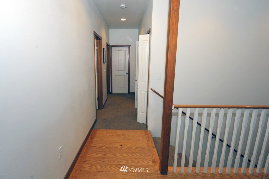3689 Casey Street Clinton, WA 98236 - Photo 6 of 20 Gallery Image 6