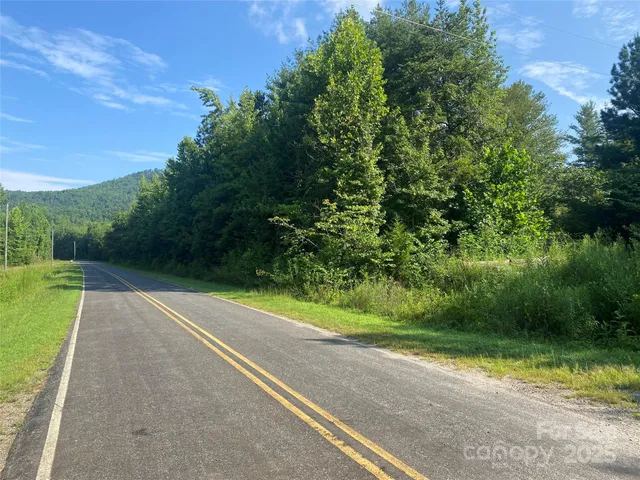 a picture of lake view