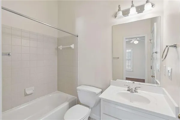 $3,000 | 610 Vinings Estates Drive Southeast, Unit B12, Mableton, GA 30126