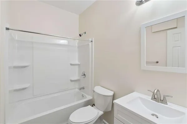 $3,000 | 610 Vinings Estates Drive Southeast, Unit B12, Mableton, GA 30126