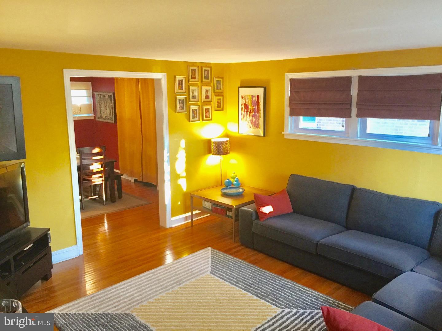 8326 Ridgeway Street Philadelphia, PA 19111 - Photo 3 of 19 Living Room