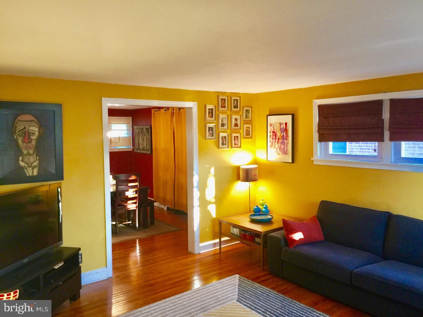 8326 Ridgeway Street Philadelphia, PA 19111 - Photo 4 of 19 Living Room