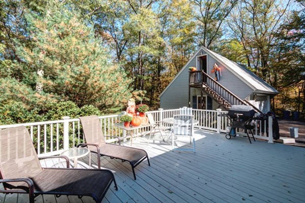 27 Grafton Road Upton, MA 01568 - Photo 8 of 30 Gallery Image 8