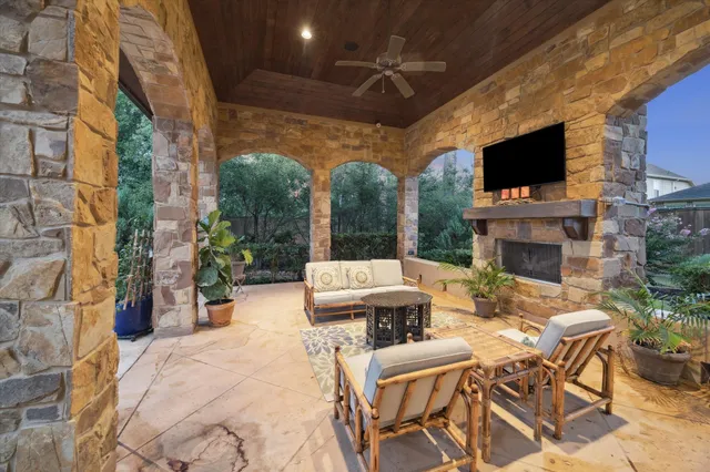 $1,750,000 | 7611 Morgans Pond Court, Spring, TX 77389