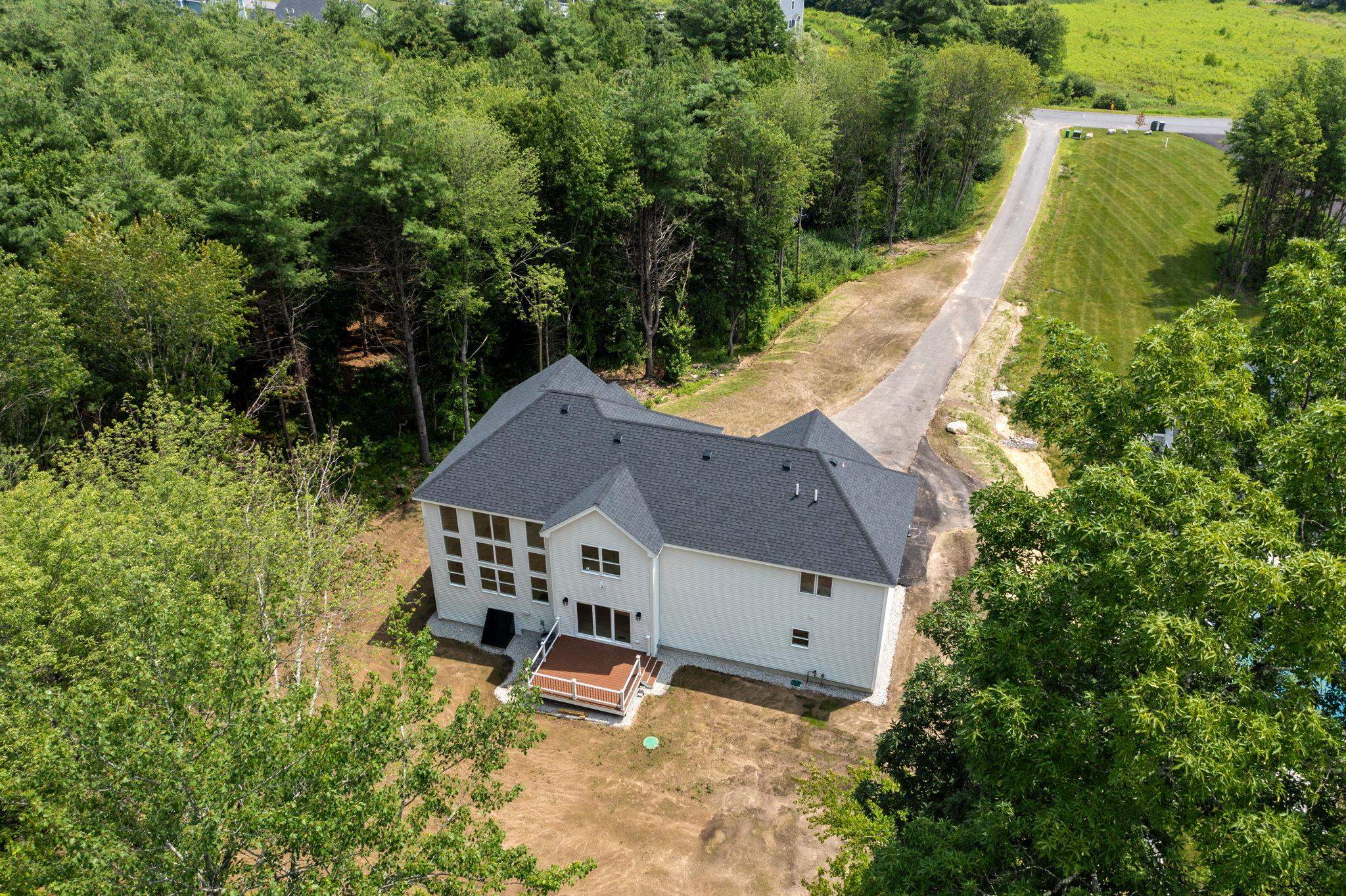 9 Caymus Ridge Salem, NH 03079 - Photo 4 of 33