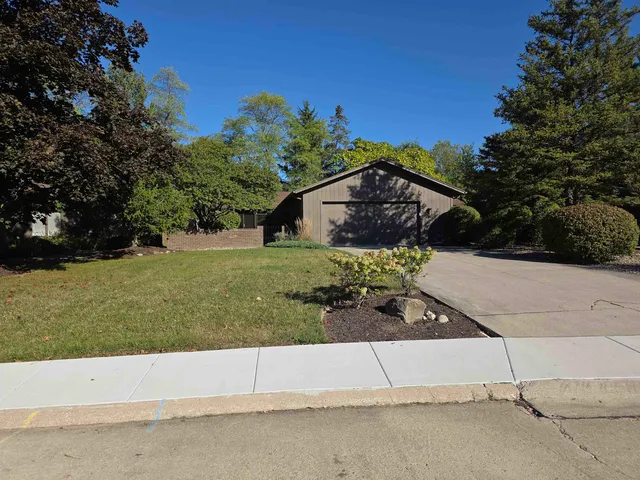 $259,900 | 9523 Ledgewood Court, Fort Wayne, IN 46804