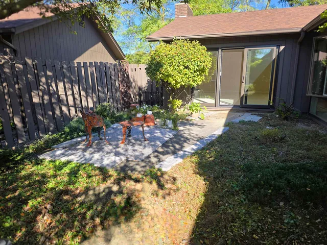 $259,900 | 9523 Ledgewood Court, Fort Wayne, IN 46804