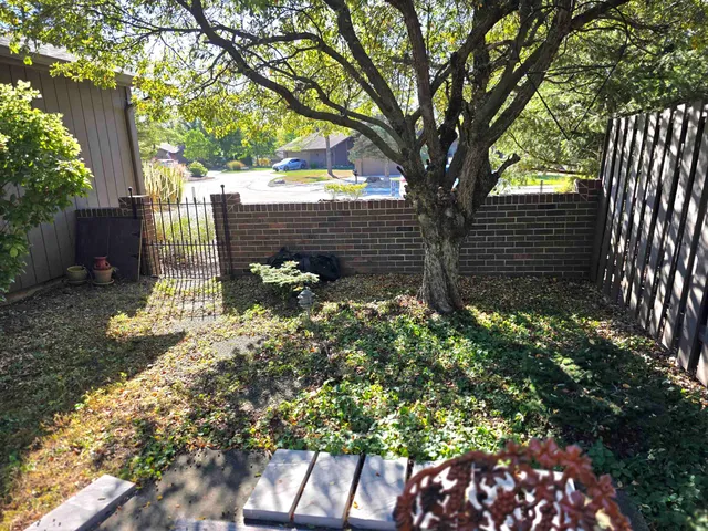 $259,900 | 9523 Ledgewood Court, Fort Wayne, IN 46804