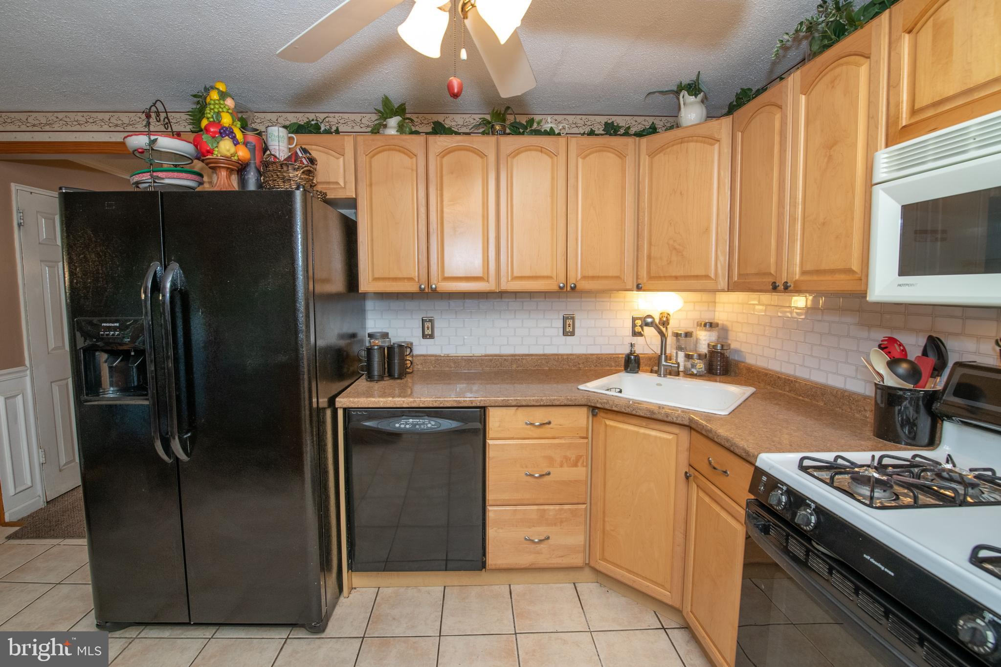 4100 Fairdale Road Philadelphia, PA 19154 - Photo 11 of 29 Kitchen