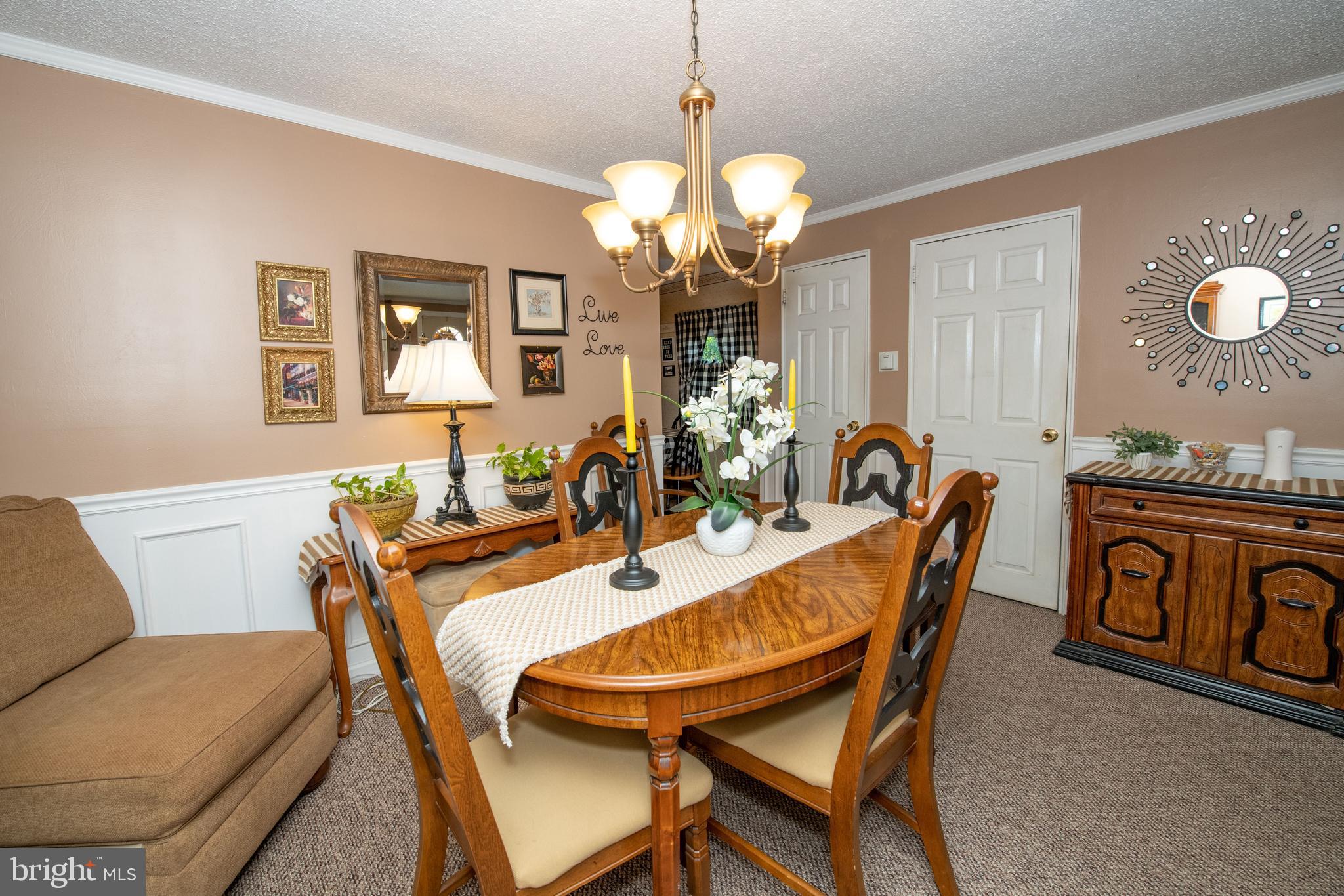 4100 Fairdale Road Philadelphia, PA 19154 - Photo 15 of 29 Diningroom