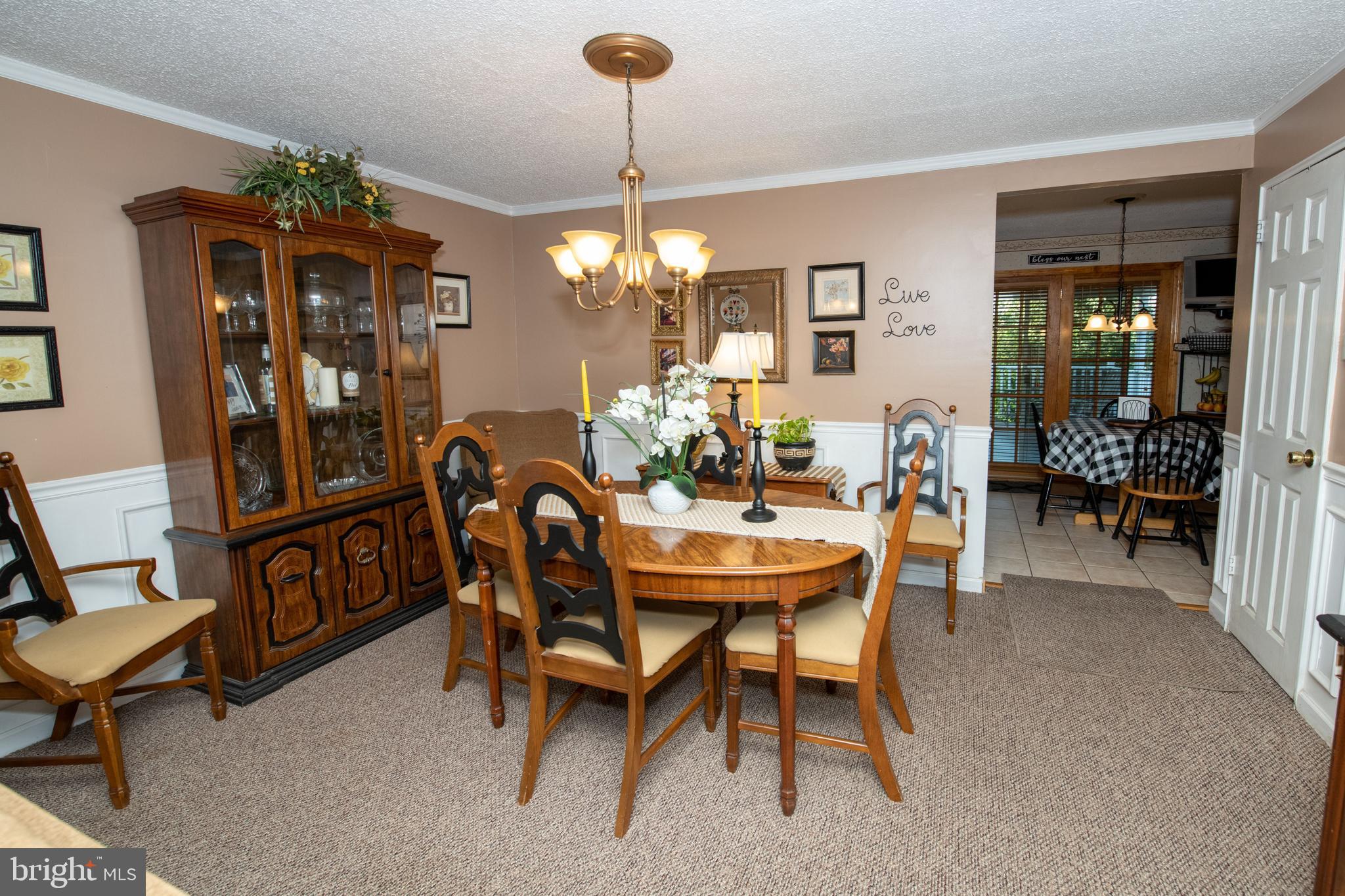 4100 Fairdale Road Philadelphia, PA 19154 - Photo 17 of 29 Diningroom