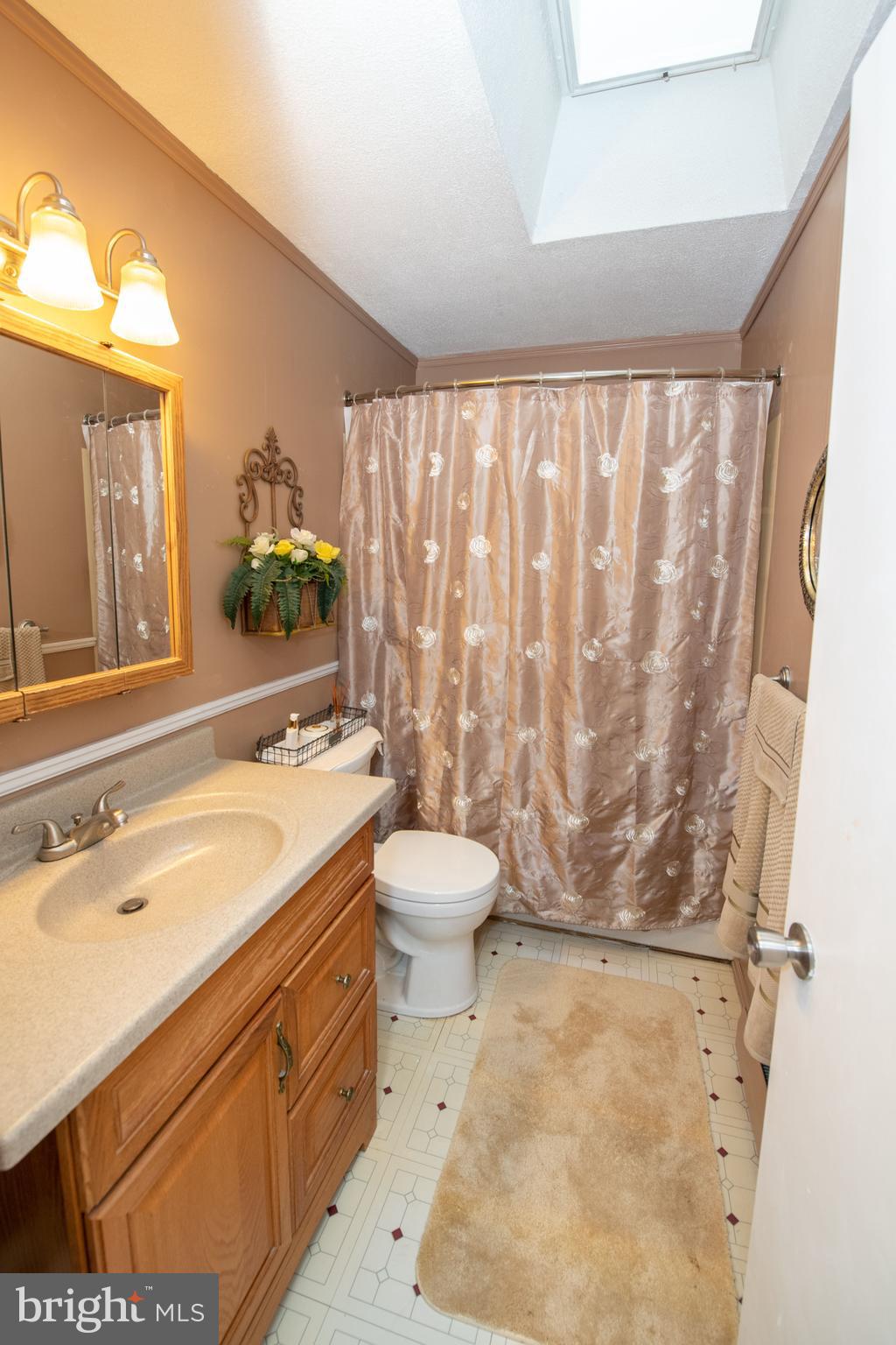 4100 Fairdale Road Philadelphia, PA 19154 - Photo 20 of 29 Bathroom