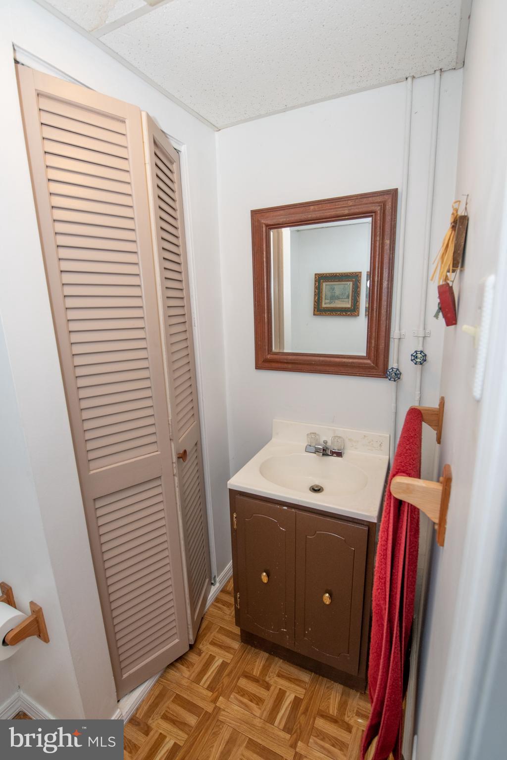 4100 Fairdale Road Philadelphia, PA 19154 - Photo 28 of 29 Powderoom