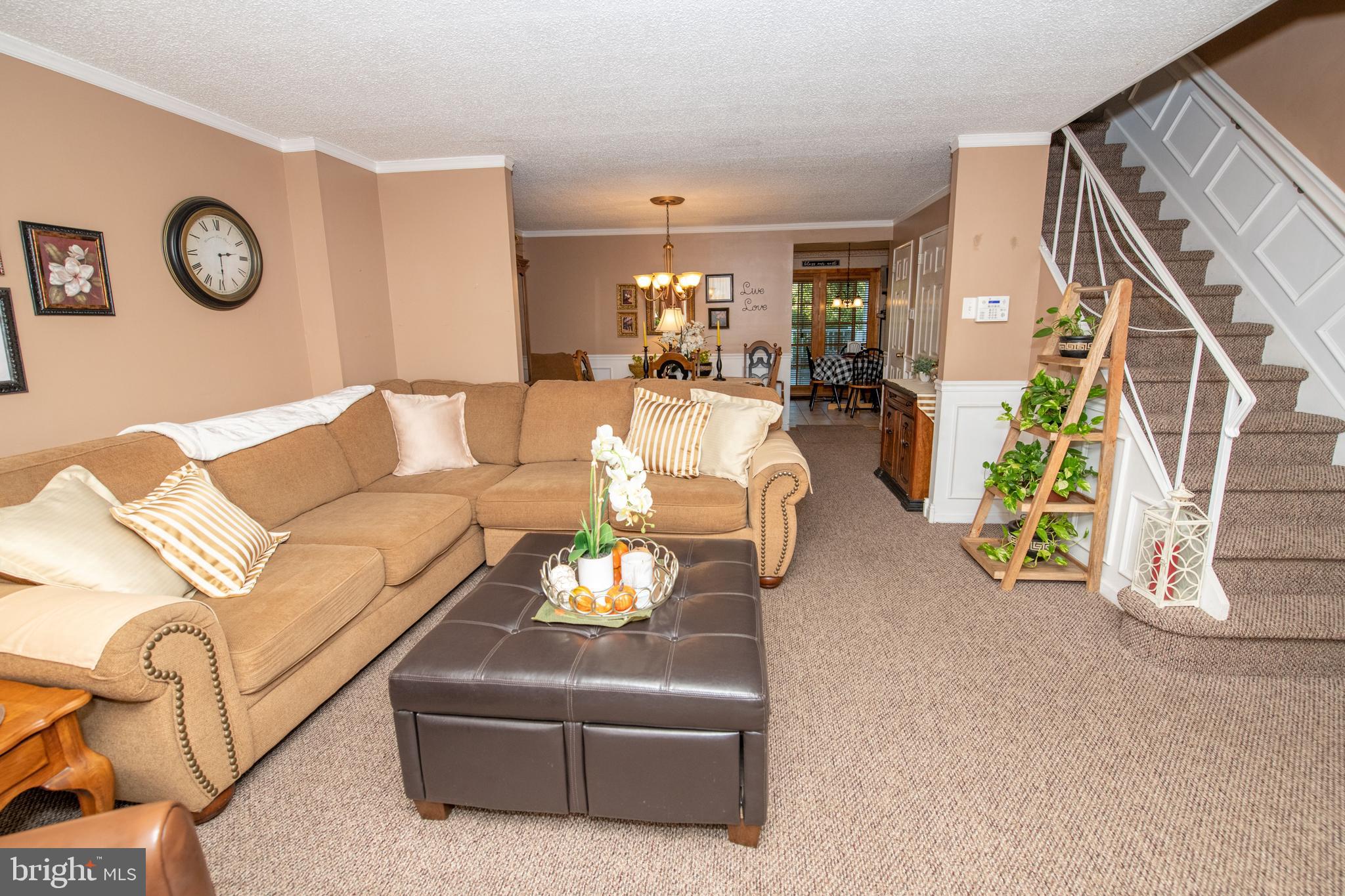 4100 Fairdale Road Philadelphia, PA 19154 - Photo 8 of 29 Livingroom 2