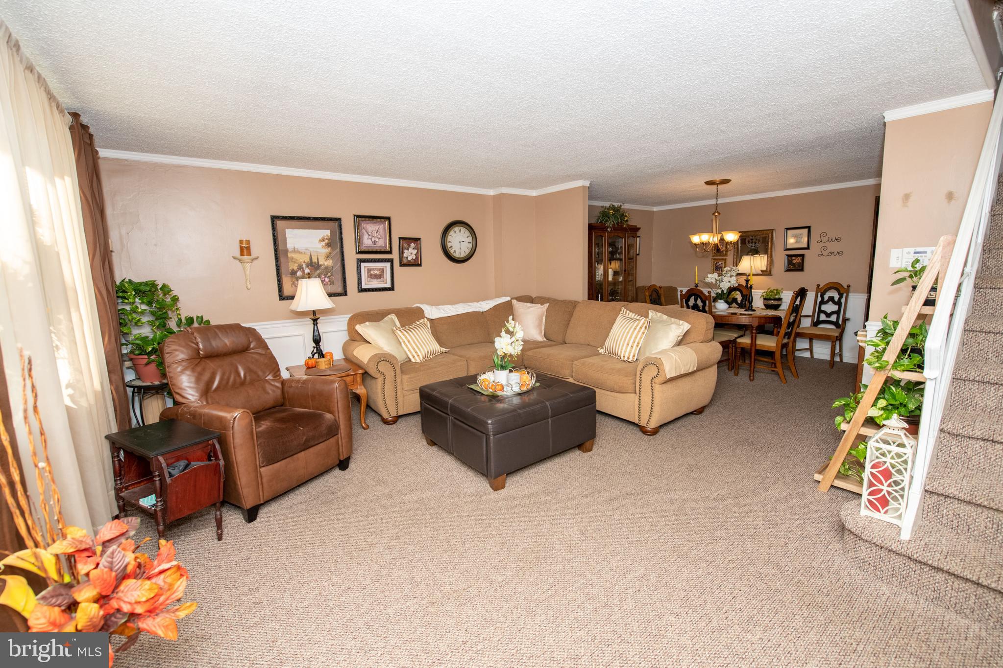 4100 Fairdale Road Philadelphia, PA 19154 - Photo 9 of 29 Livingroom 3