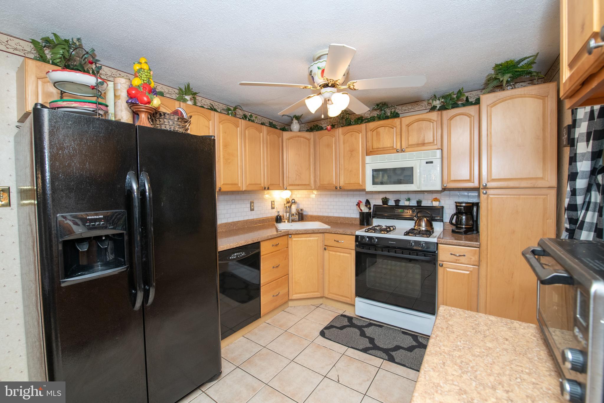4100 Fairdale Road Philadelphia, PA 19154 - Photo 10 of 29 Kitchen