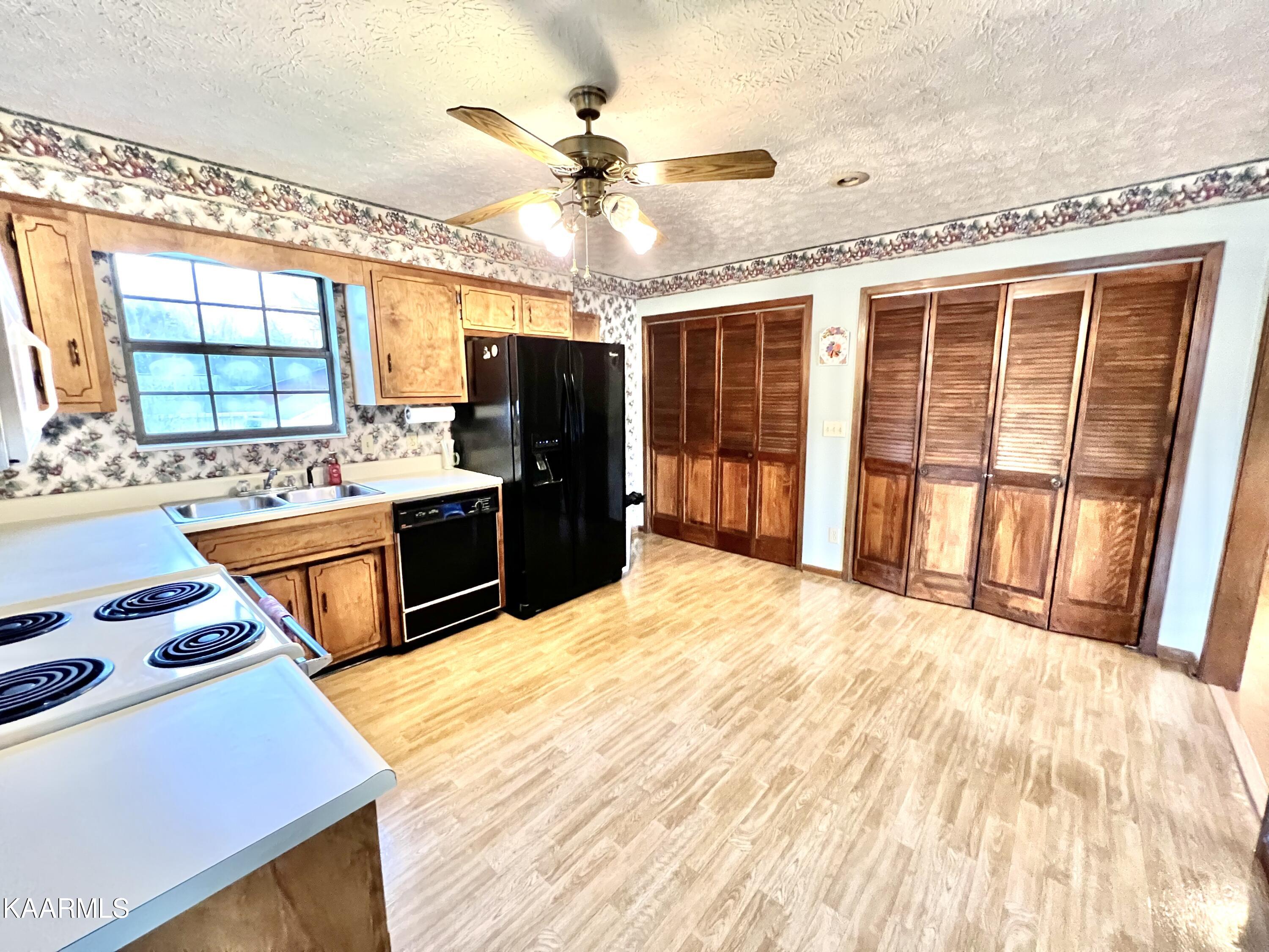 3311 Wexgate Road Knoxville, TN 37931 - Photo 4 of 12 BEC3CCCC-8958-4A73-ACB9-FE604125D35C