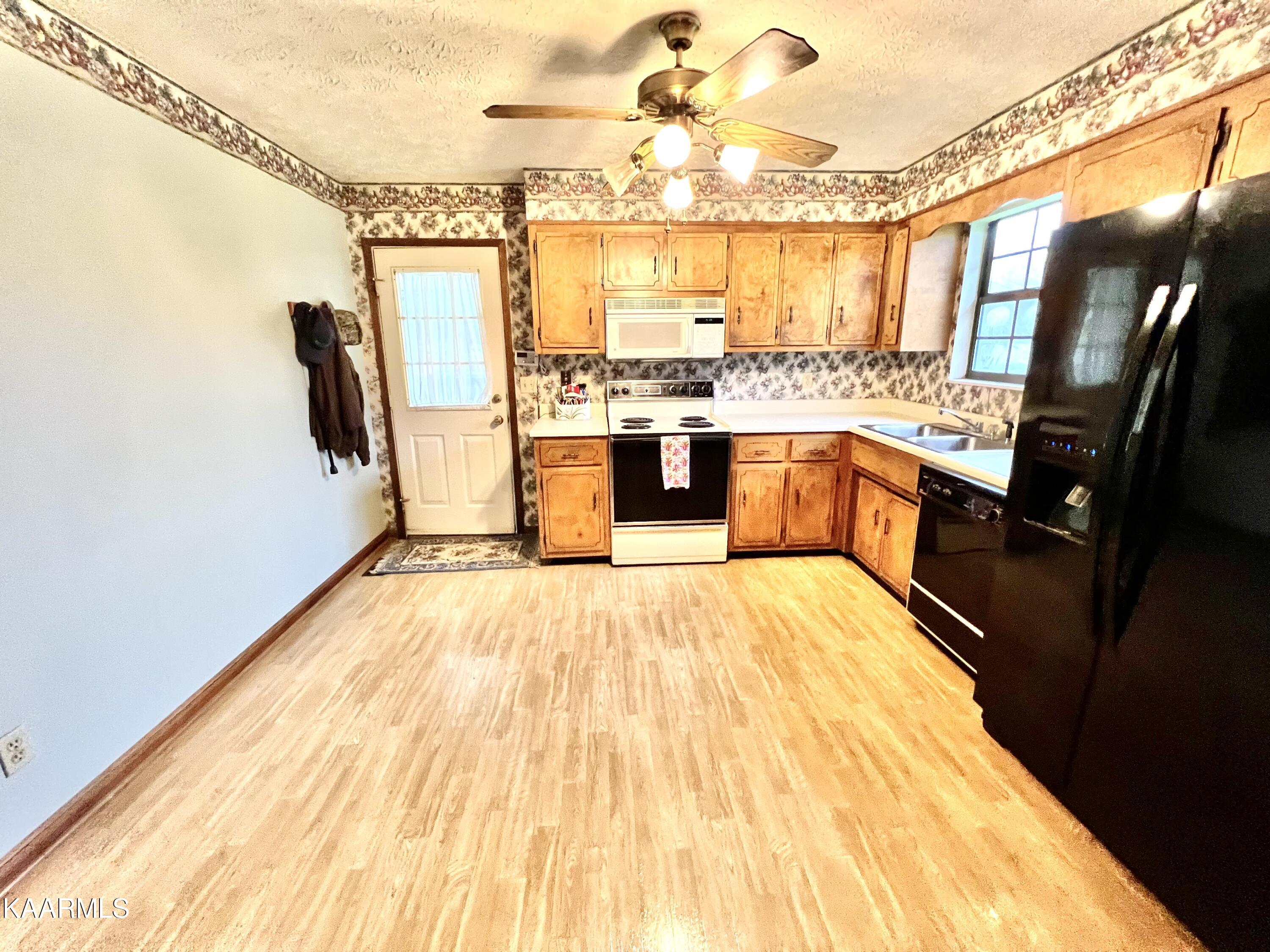 3311 Wexgate Road Knoxville, TN 37931 - Photo 6 of 12 6BF27D75-47EC-422A-A7A7-80E2F6119F2A