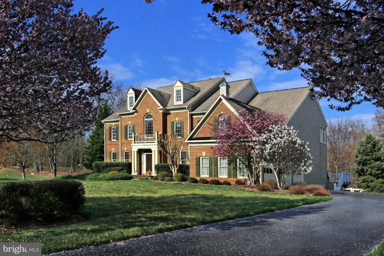 7004 Balmoral Forest Road Clifton, VA 20124 - Photo 22 of 26 Front