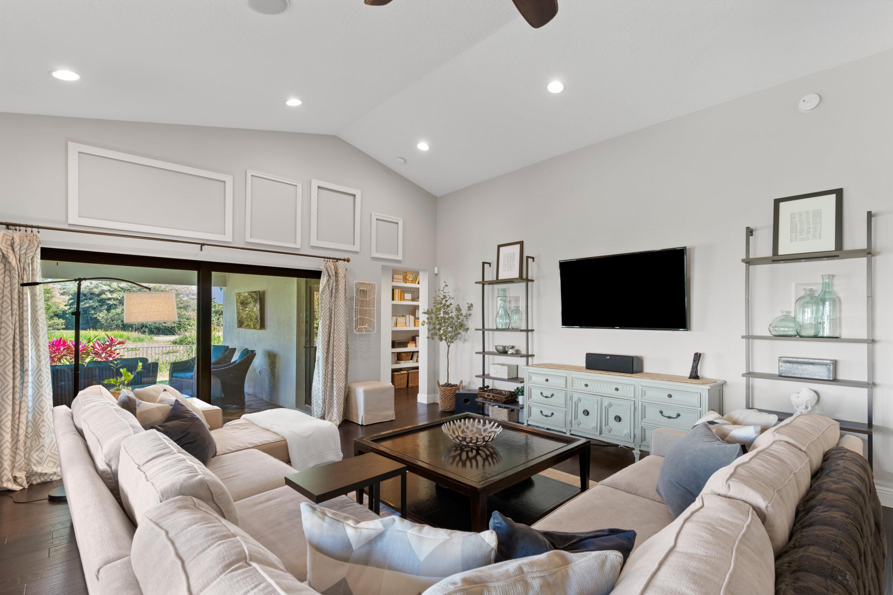 7790 Fairway Trail Boca Raton, FL 33487 - Photo 15 of 43 Living