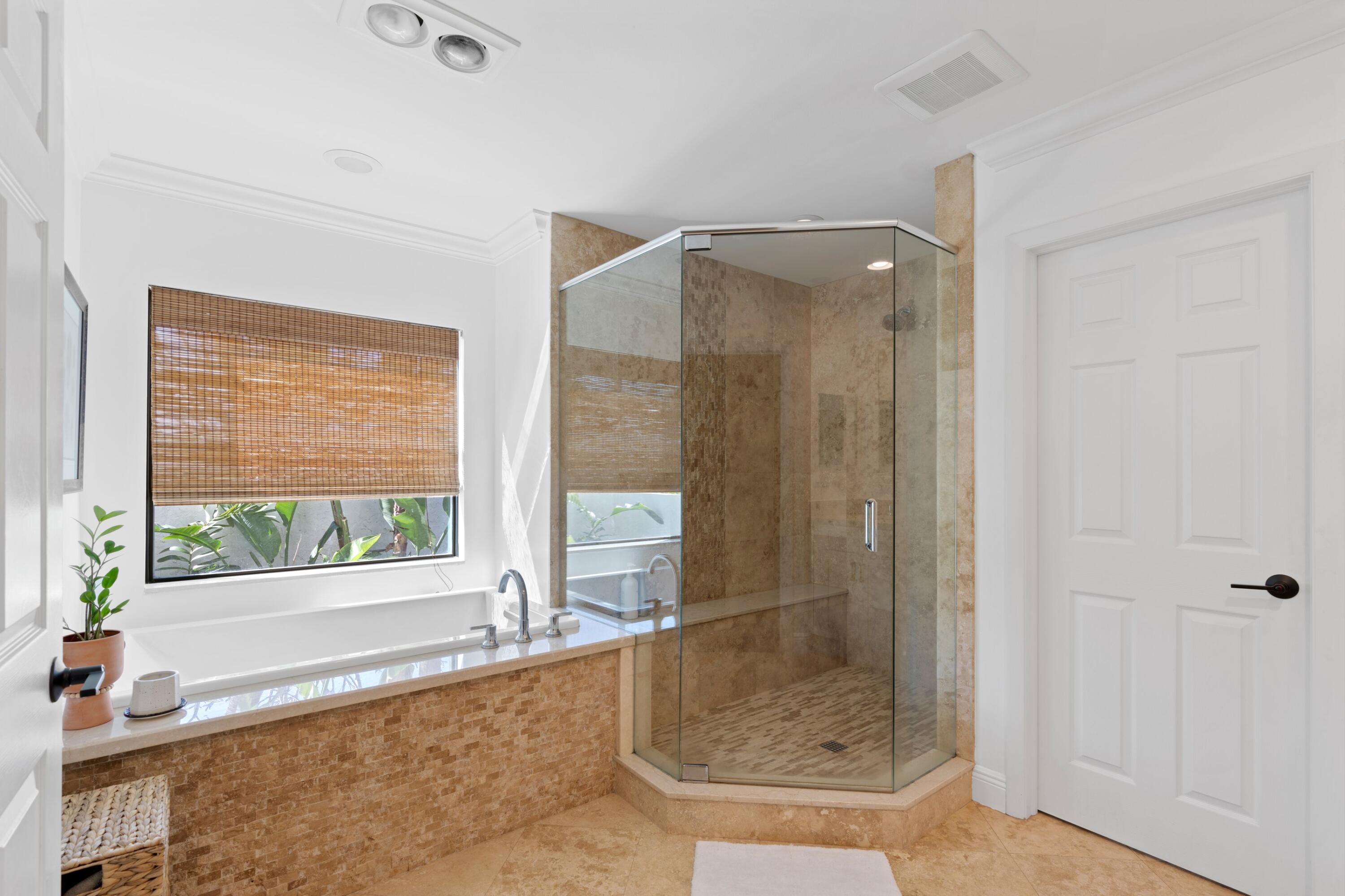 7790 Fairway Trail Boca Raton, FL 33487 - Photo 23 of 43 PrimaryBath