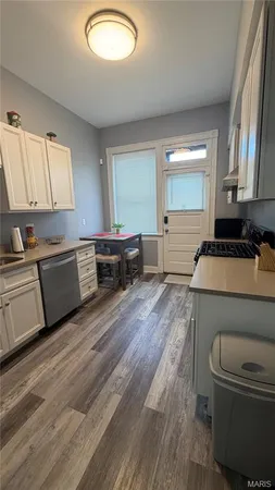 $1,925 | 2035 Allen Avenue, St. Louis, MO 63104