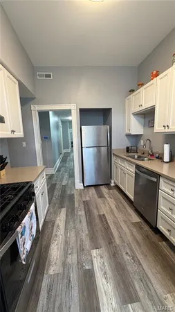 $1,925 | 2035 Allen Avenue, St. Louis, MO 63104