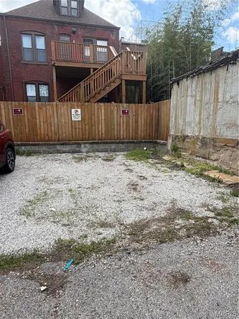 $1,925 | 2035 Allen Avenue, St. Louis, MO 63104