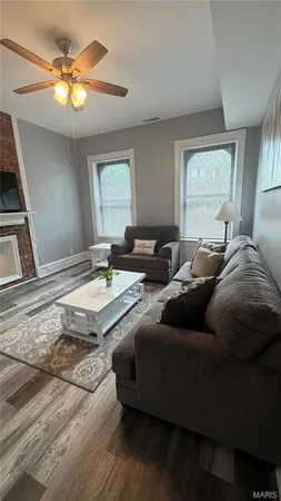 $1,925 | 2035 Allen Avenue, St. Louis, MO 63104