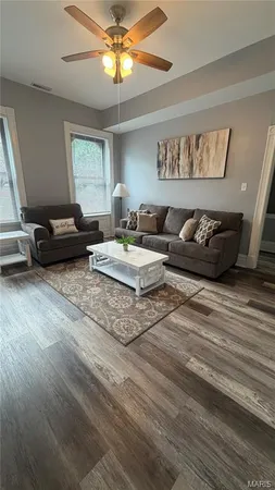 $1,925 | 2035 Allen Avenue, St. Louis, MO 63104