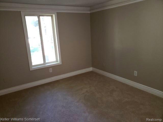 2104 Highfield Road Waterford, MI 48329 - Photo 22 of 45 20190919_095905 (Small).jpg