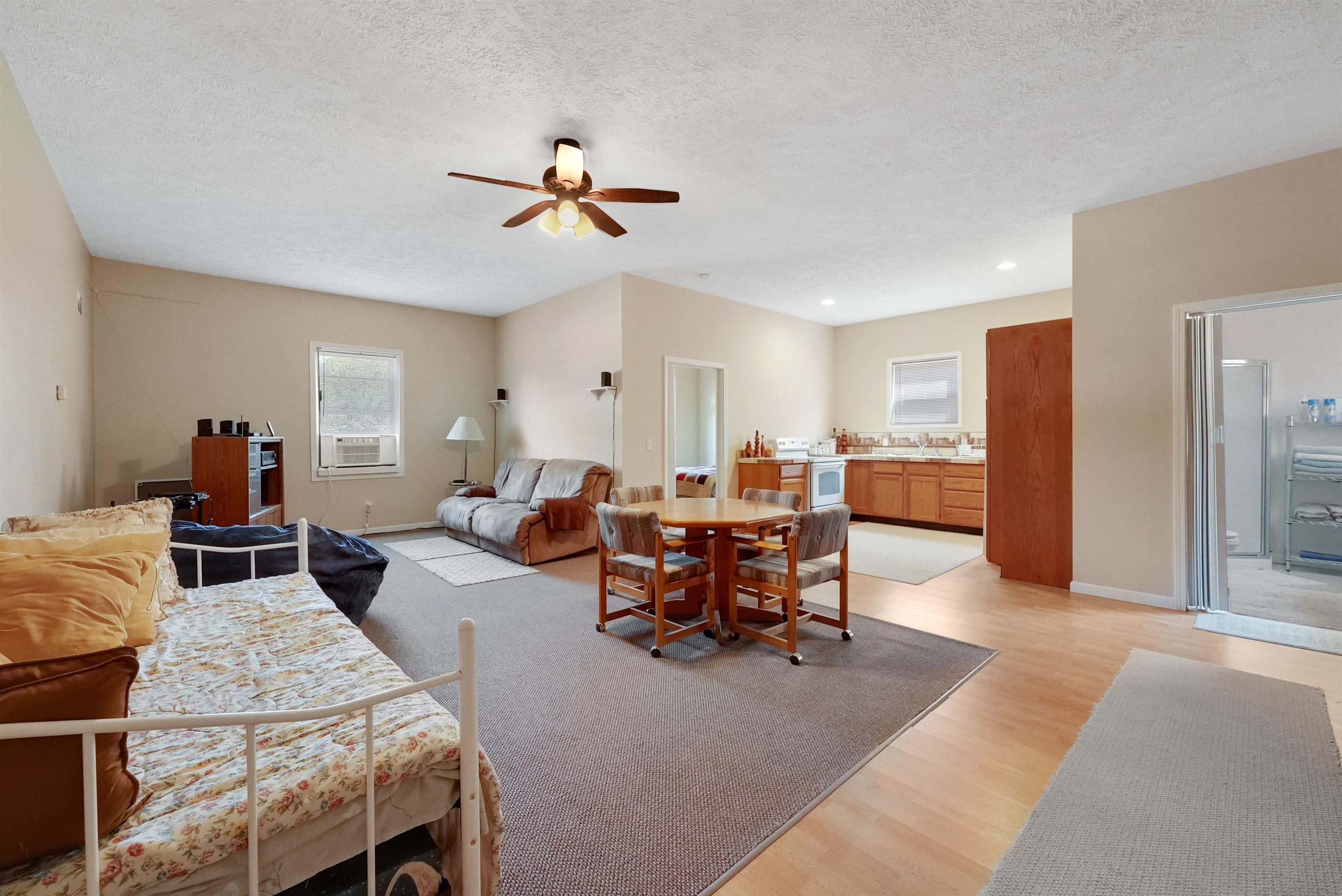 3114 North 17 Road Mesick, MI 49668 - Photo 6 of 22 1902805-5.JPG
