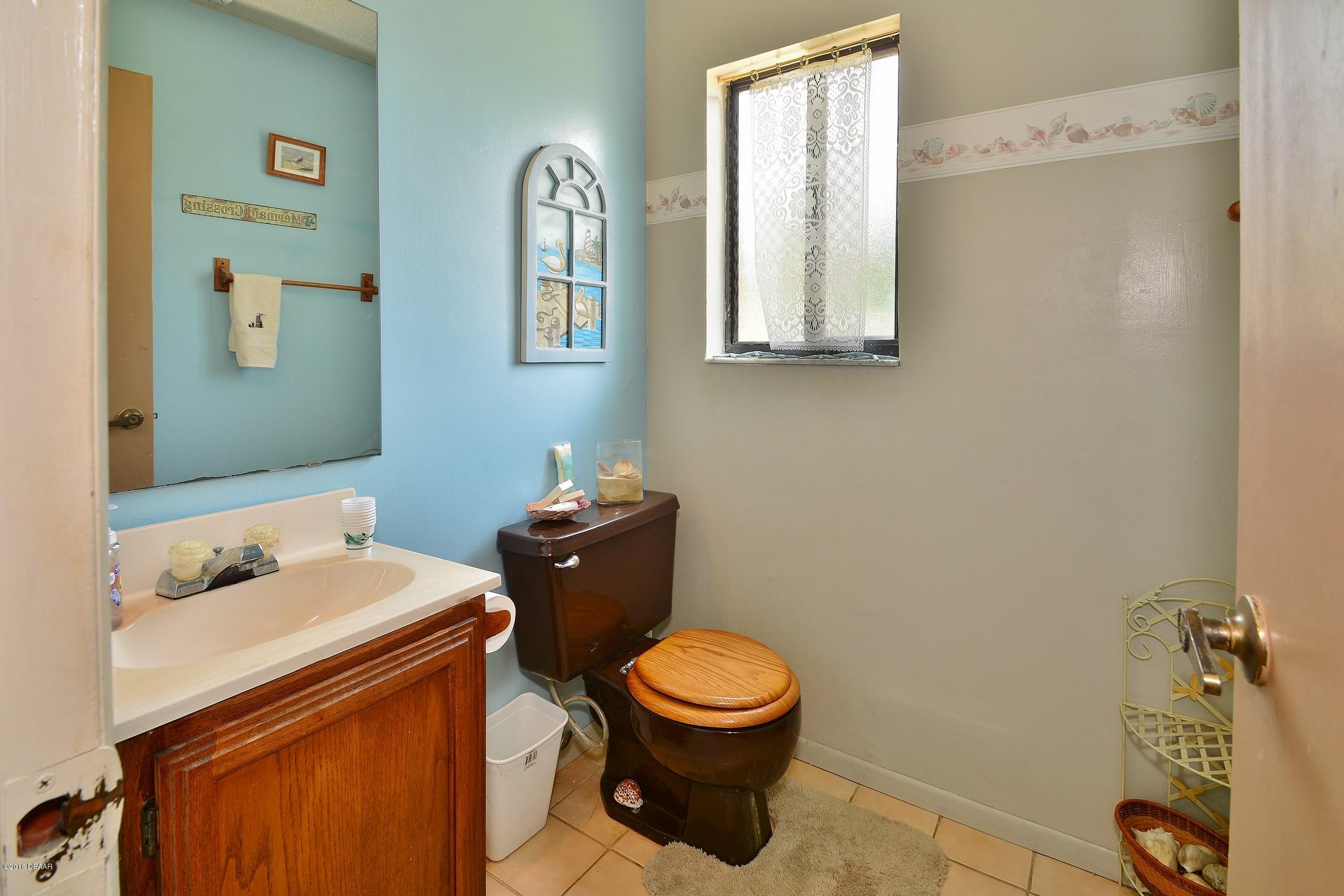 1371 Tall Oaks Road DeLand, FL 32720 - Photo 16 of 19 Half_Bath