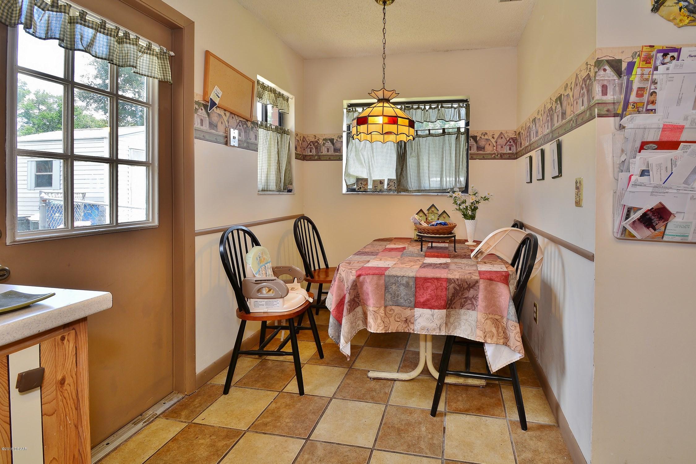 1371 Tall Oaks Road DeLand, FL 32720 - Photo 8 of 19 Dining_Area