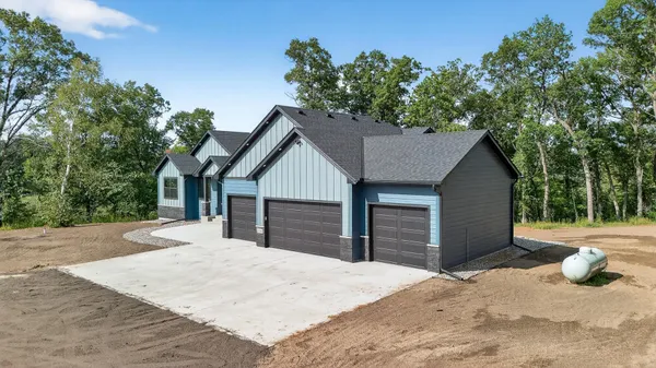 $884,900 | 29441 136th Street, Princeton, MN 55371