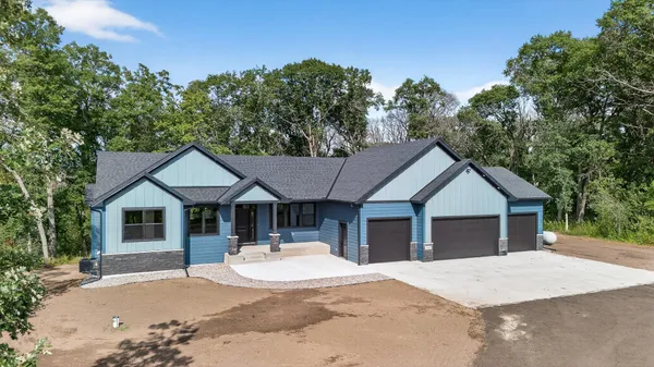 $884,900 | 29441 136th Street, Princeton, MN 55371