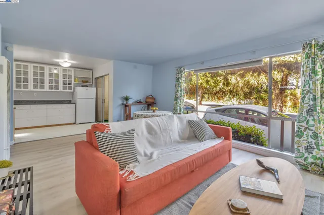 $399,000 | 3877 Howe Street, Unit 106, Oakland, CA 94611