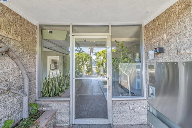 $399,000 | 3877 Howe Street, Unit 106, Oakland, CA 94611