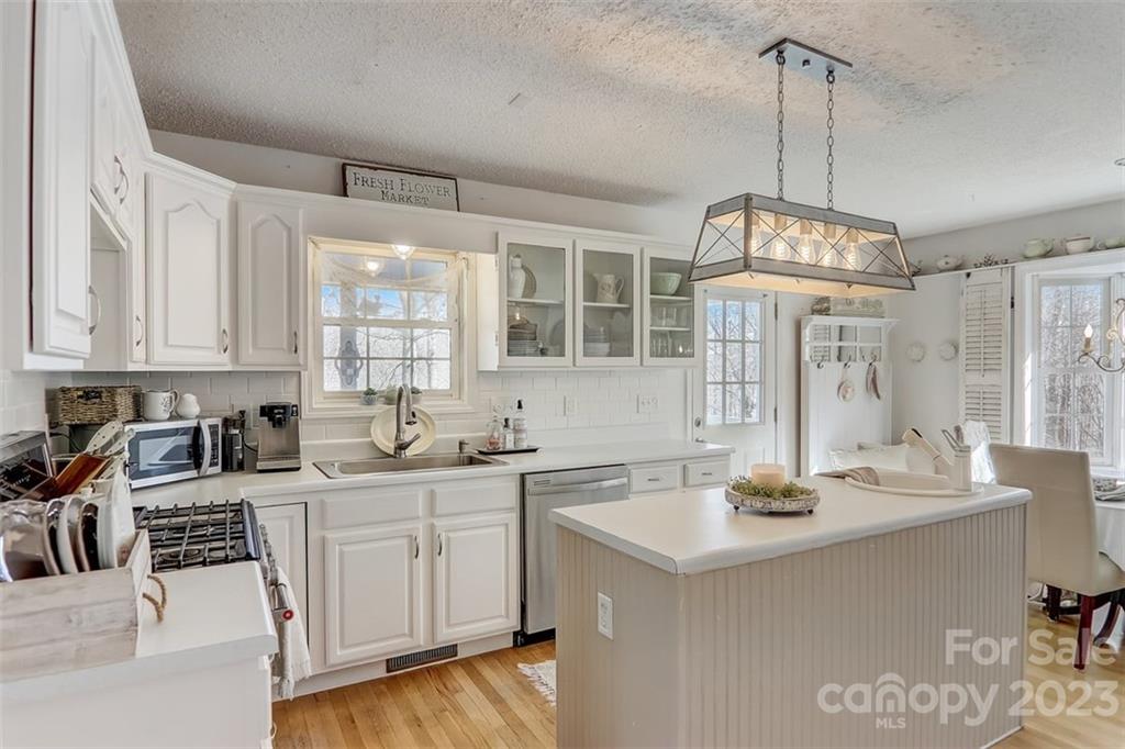 185 Butler Ridge Hendersonville, NC 28792 - Photo 5 of 45 Gallery Image 5