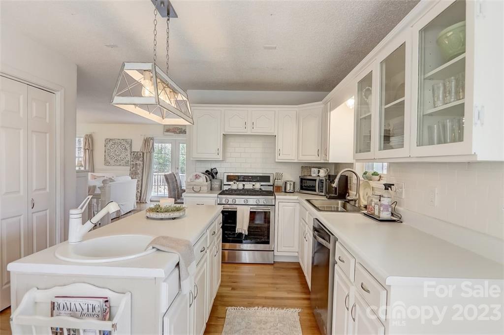 185 Butler Ridge Hendersonville, NC 28792 - Photo 9 of 45 Gallery Image 9