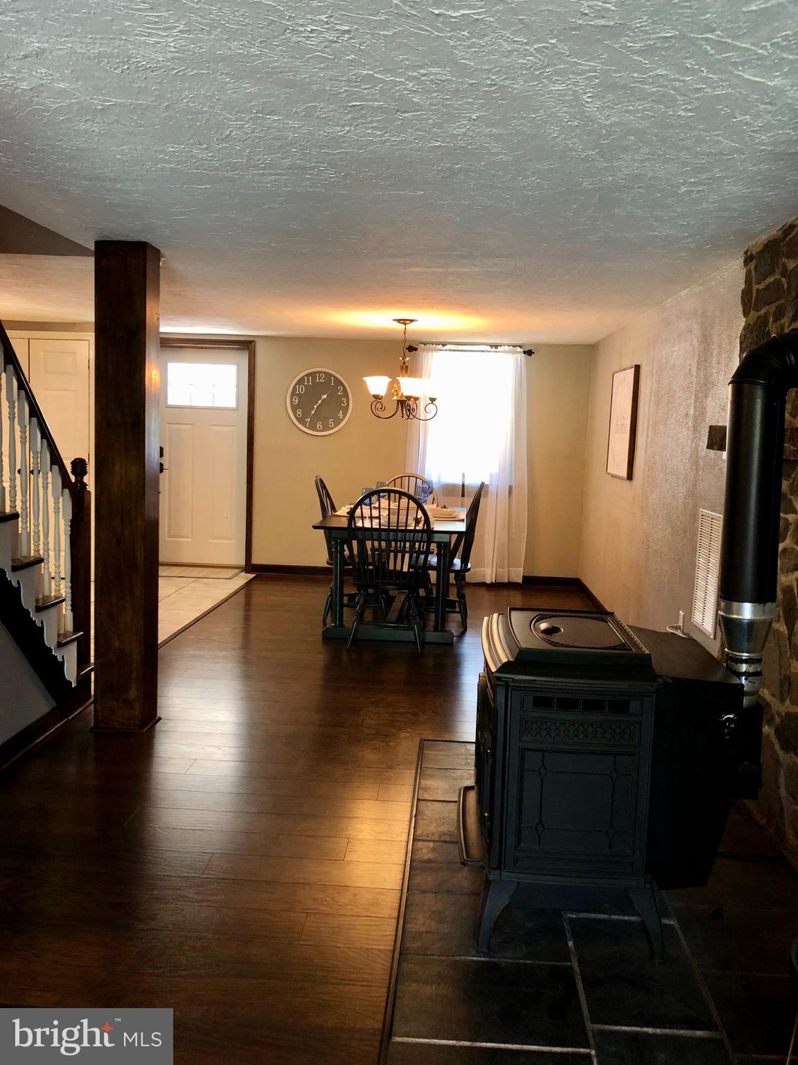 59 Steelman Marker Road Fairfield, PA 17320 - Photo 27 of 95 View into dining area