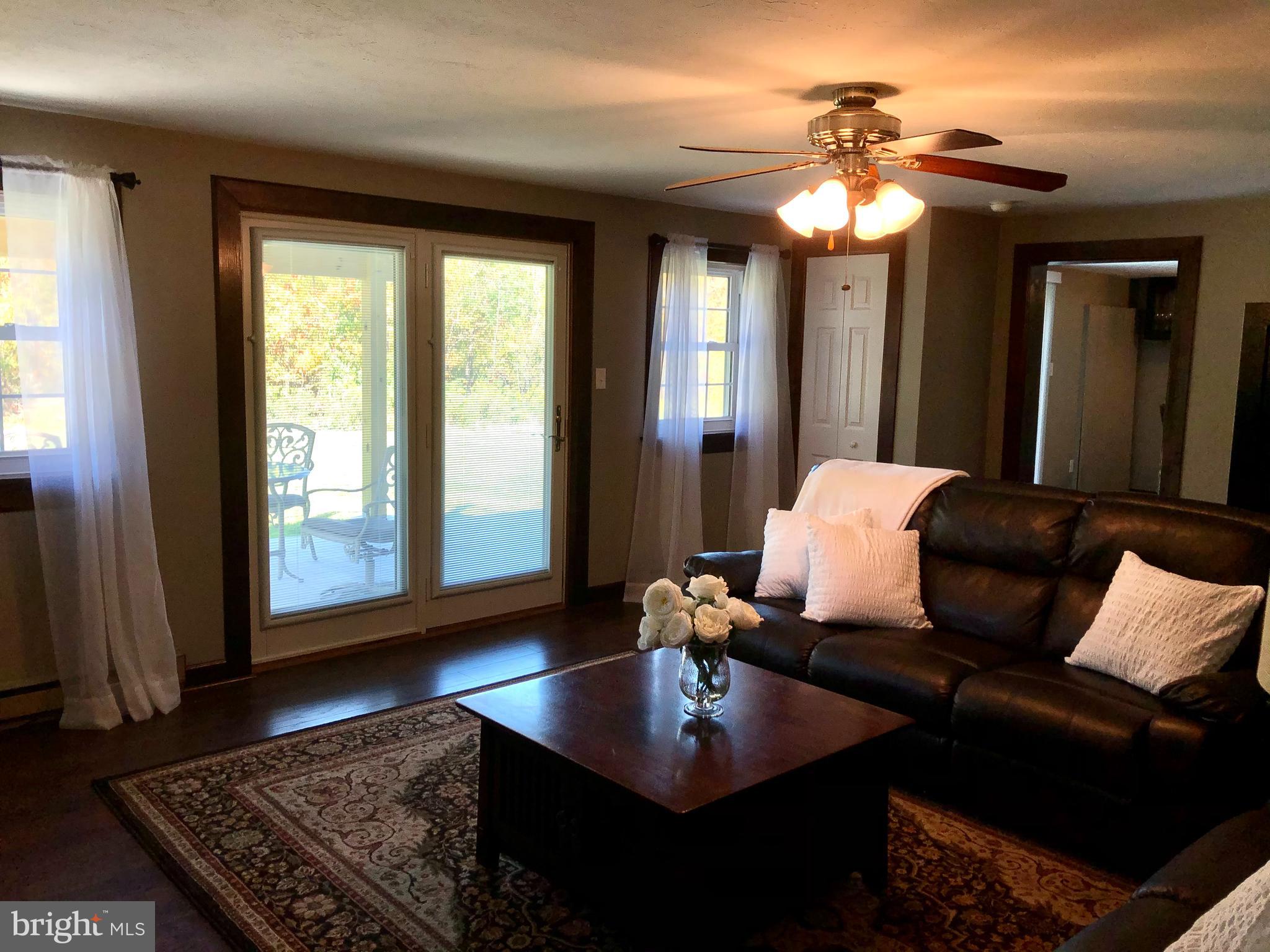 59 Steelman Marker Road Fairfield, PA 17320 - Photo 38 of 95 Living room