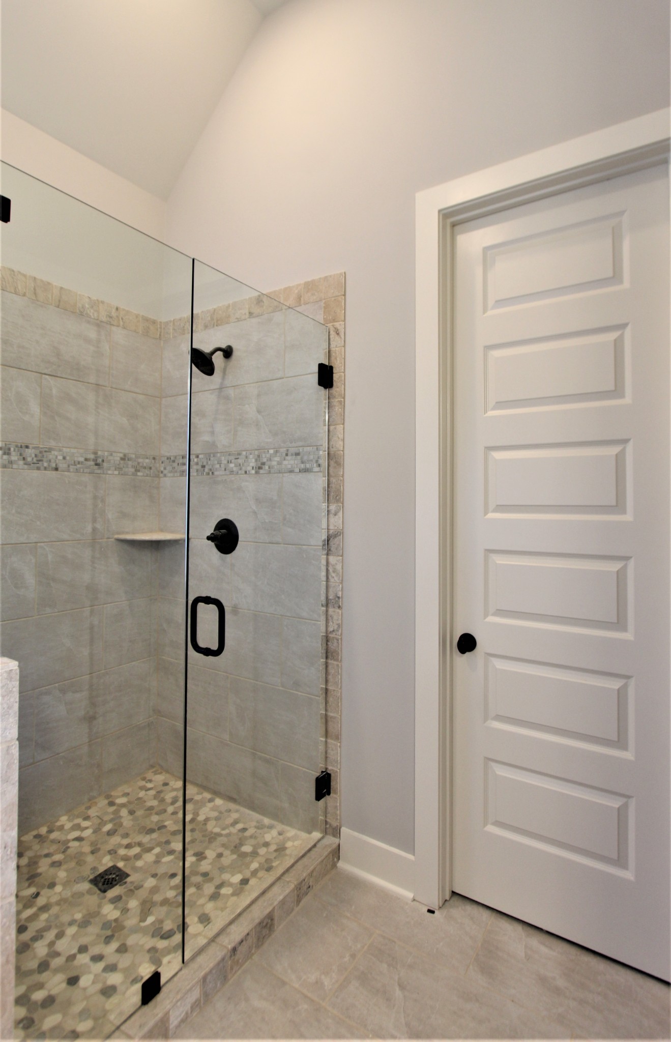 812 Ridgestone Place, Unit 103 Lebanon, TN 37087 - Photo 19 of 24 a bathroom with a shower