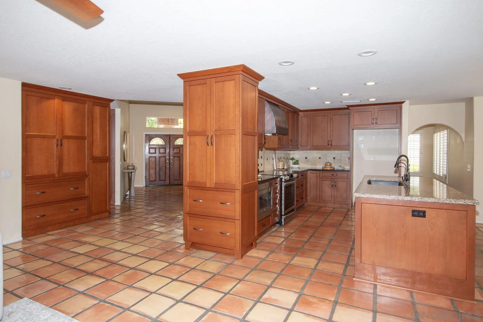 14371 Silver Heights Road Poway, CA 92064 - Photo 7 of 33