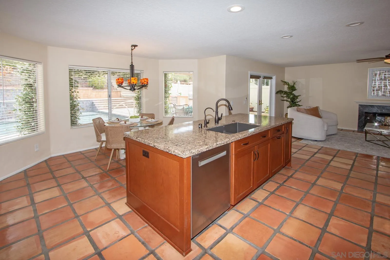14371 Silver Heights Road Poway, CA 92064 - Photo 9 of 33