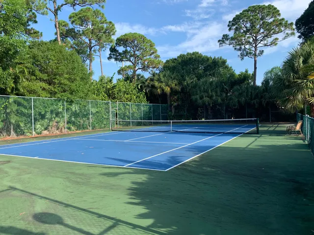 a view of a tennis court