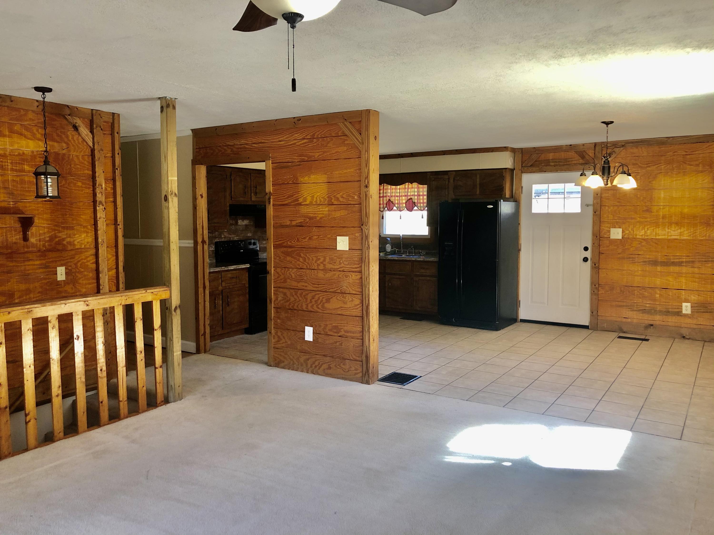 802 Henson Road Bristol, TN 37620 - Photo 16 of 37 20165885-4D4E-411E-A53B-82EE84B00817